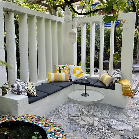 Magical With Secluded Garden - Beach, Port & Centre * 瓦洛里